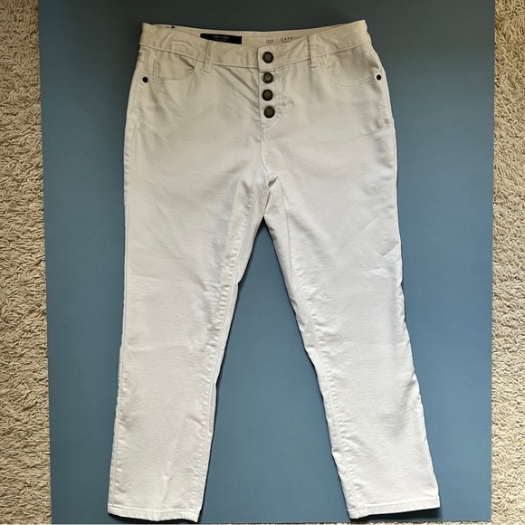 Simply Vera Wang Mid Rise Button Fly Capri Jeans - Picture 4 of 13